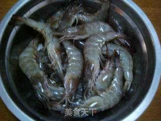 【粤菜】--蒜蓉粉丝蒸大虾的做法步骤：2