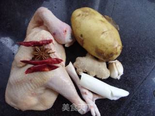 土豆辣炒鸡块的做法步骤：1