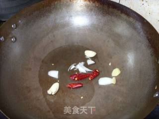 土豆辣炒鸡块的做法步骤：2