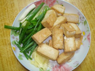 【粤菜】--鱼头焖豆腐的做法步骤：6