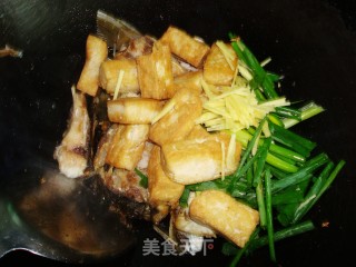【粤菜】--鱼头焖豆腐的做法步骤：9