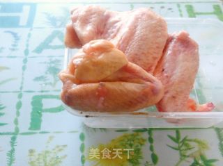 酱香烤鸡翅的做法步骤：1