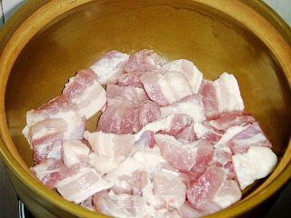 【粤菜】冬菇焖猪肉的做法步骤：2
