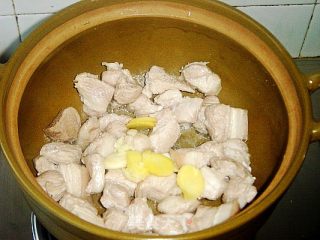 【粤菜】冬菇焖猪肉的做法步骤：3