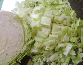 【粤菜】--包菜炒冷饭的做法步骤：1