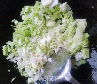 【粤菜】--包菜炒冷饭的做法步骤：2