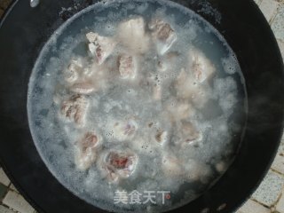 蒜香排骨-----附加鸡肉丝的做法步骤：2