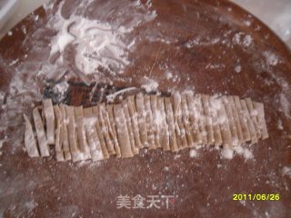 南方人做炸酱手擀面的做法步骤：5