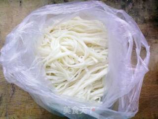 【粤菜】家常炒河粉的做法步骤：2