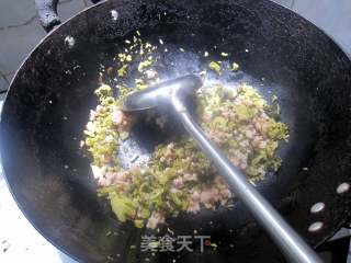 酸菜炒碎肉的做法步骤：6