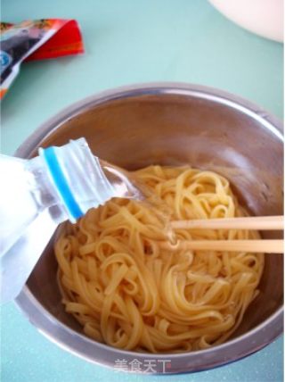 时蔬清拌冷面的做法步骤：3