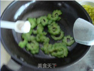 凉瓜滑蛋的做法步骤：3