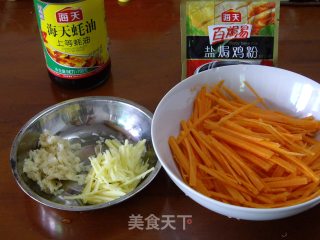 蒜容鸡脚：的做法步骤：1