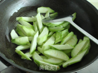 蒜茸炒丝瓜的做法步骤：4