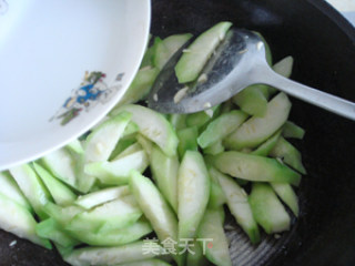 蒜茸炒丝瓜的做法步骤：5