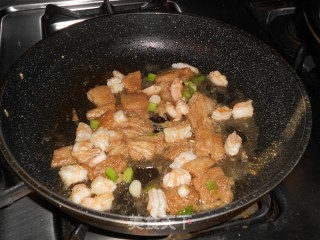 竹荪虾仁烩玉子豆腐的做法步骤：10