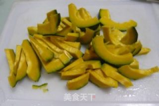 蒜头烧南瓜的做法步骤：2