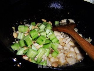 清炒杏仁鸡丁的做法步骤：8