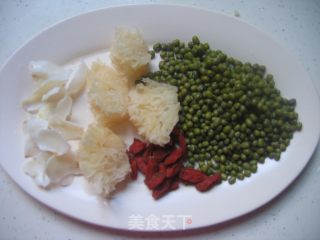 【粤菜】百年好合羹的做法步骤：1