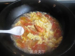 鲜虾番茄蛋汤的做法步骤：6