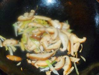 【粤菜】蚝油滑鸡条的做法步骤：5