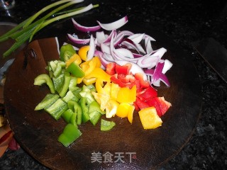 啫啫滑鸡煲的做法步骤：2