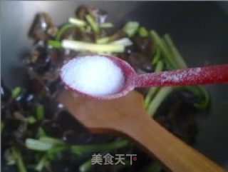 芹菜炒黑木耳的做法步骤：6