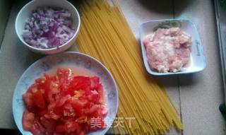 茄酱肉末意粉的做法步骤：1