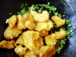 核桃炒鸡肝的做法步骤：7