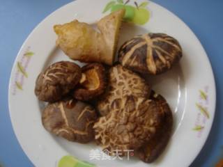 【粤菜】石参煲鸡的做法步骤：3