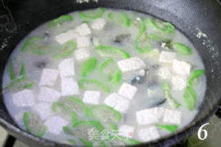 鲜得掉眉毛的一碗清素汤 丝瓜皮蛋豆腐汤的做法步骤：6