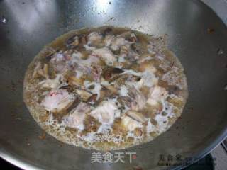 家常菜肴@@好吃不腻的香菇烧鸡块的做法步骤：6