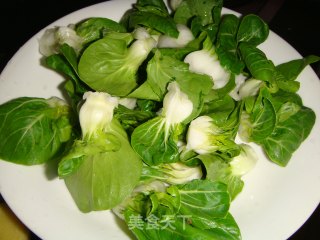 香菇木耳炒菜心的做法步骤：1