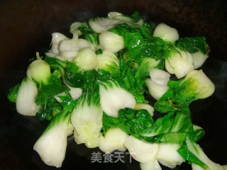 香菇木耳炒菜心的做法步骤：3