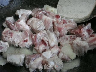 土豆烧排骨的做法步骤：3