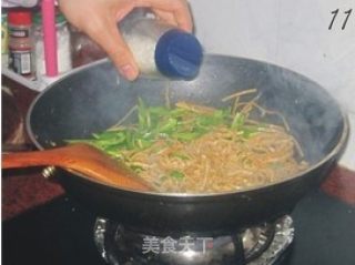 尖椒炒豆皮丝的做法步骤：11