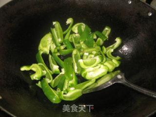 【粤菜】青椒鱼饼的做法步骤：4