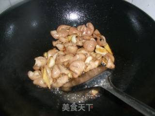 客家酸菜炒大肠的做法步骤：7