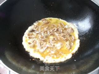 鱼肠煎蛋盖饭的做法步骤：7