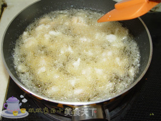 【粤菜】滑蛋虾仁的做法步骤：2