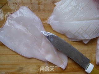 【粤菜】白灼鱿鱼的做法步骤：2