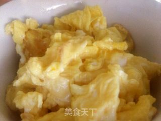 韭菜海米炒鸡蛋的做法步骤：2