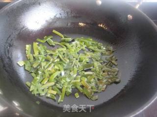 海带蛋炒饭的做法步骤：2