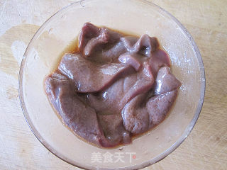 蒲公英猪肝汤的做法步骤：2