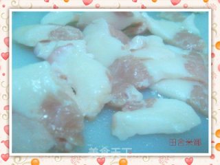 五花肉冻豆腐Pk海南灯笼椒的做法步骤：3