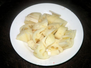【粤菜】火腩焖莲藕的做法步骤：3