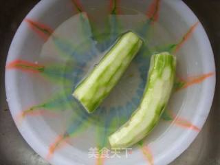 清清爽爽过一夏---丝瓜毛豆的做法步骤：3