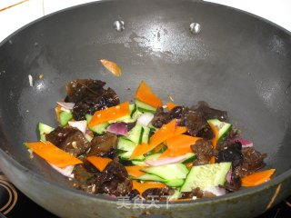 三色小炒肉的做法步骤：7