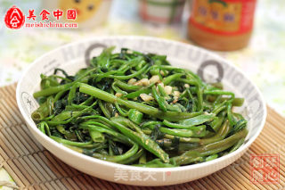 【粤菜】椒丝腐乳炒通菜的做法步骤：5