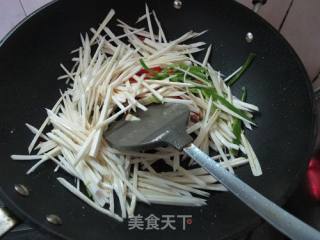 南昌特色茭白小炒牛肉的做法步骤：8